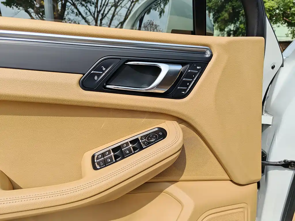 Porsche Macan 2016 — фото 9