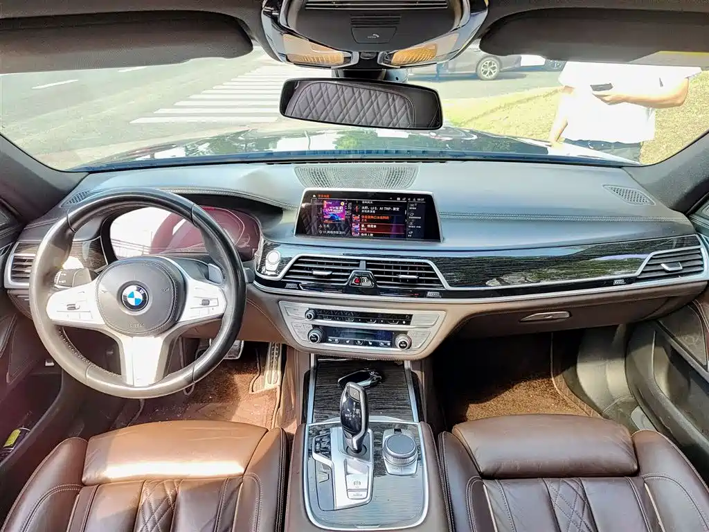 BMW 7 Series 2020 — фото 10