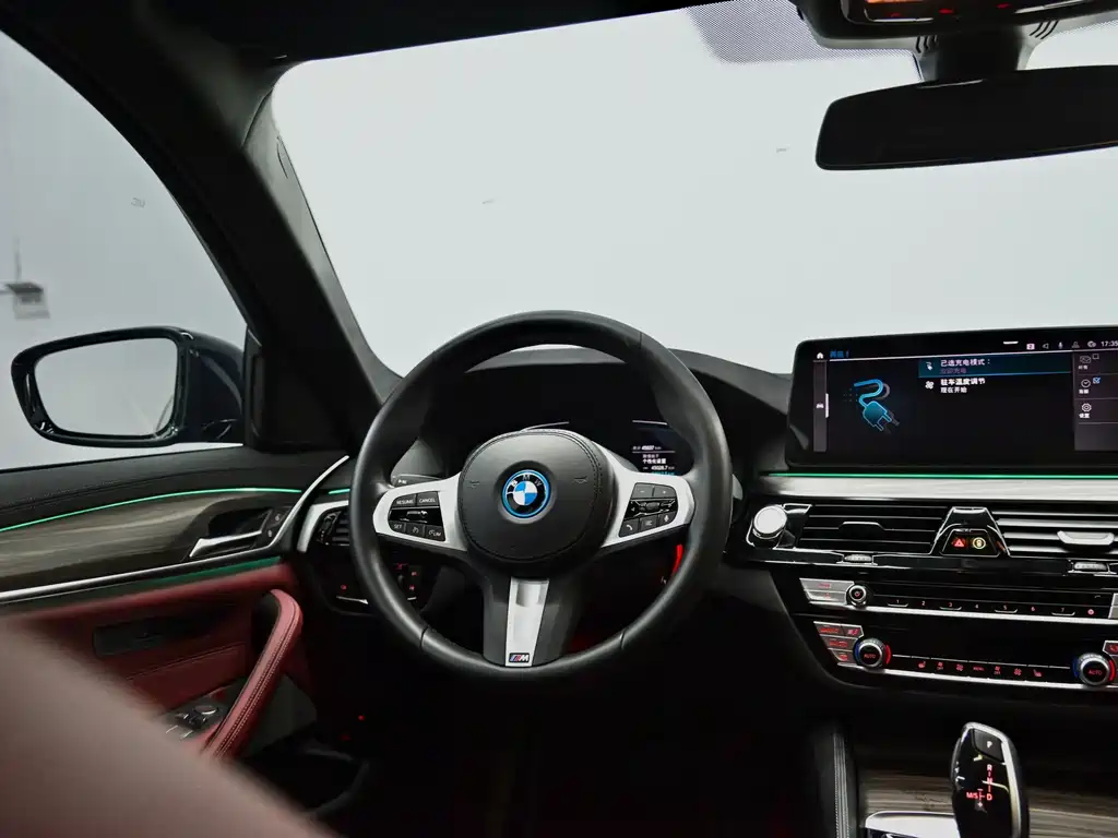 BMW 5 Series New Energy 2022 — фото 11