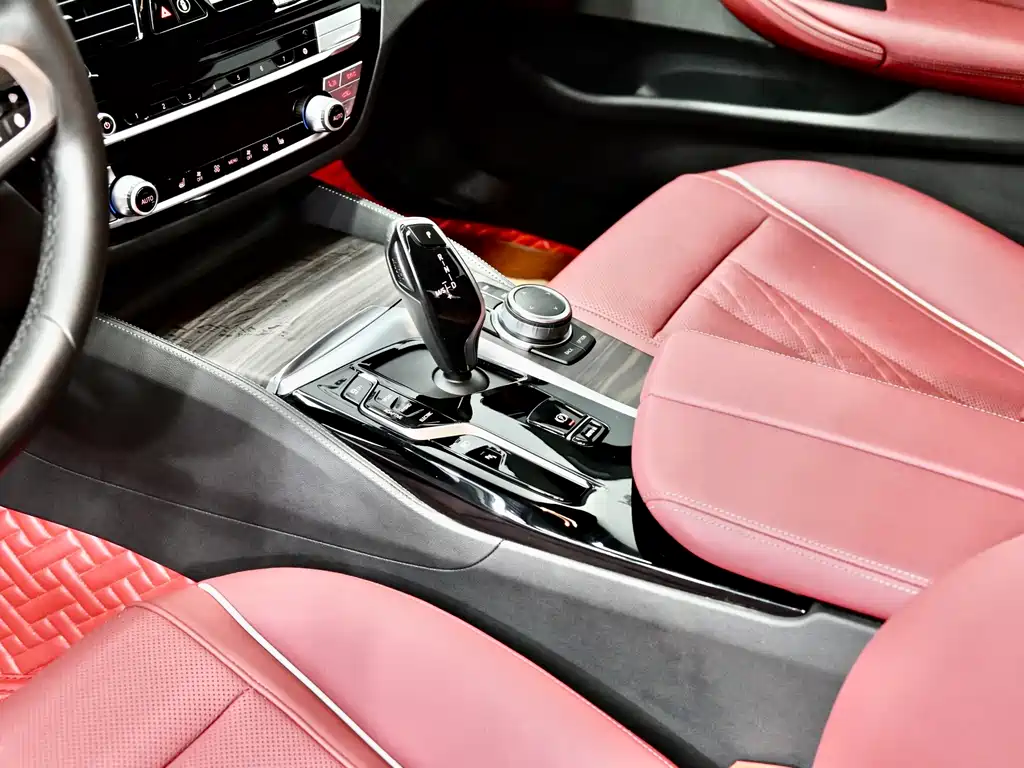 BMW 5 Series New Energy 2022 — фото 15