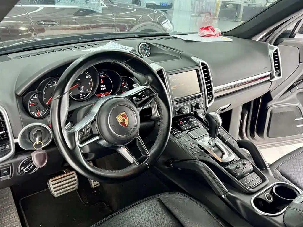 Porsche Cayenne 2015 — фото 7