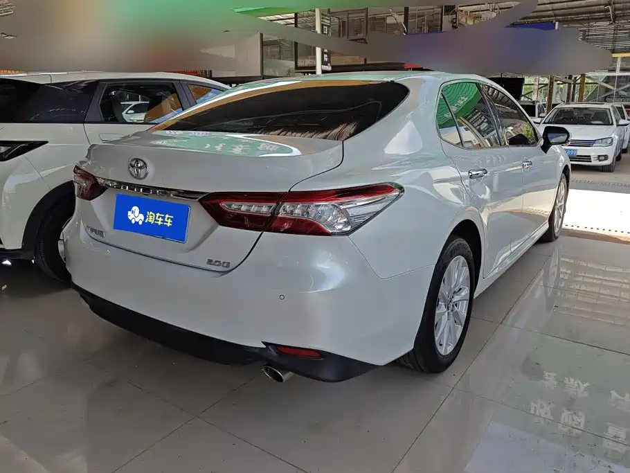Toyota Camry 2021 — фото 3