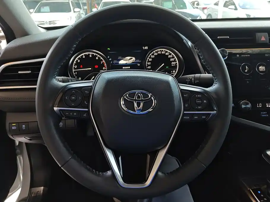 Toyota Camry 2021 — фото 15