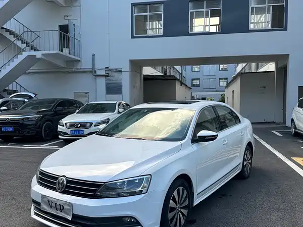 Volkswagen Sagitar 2018