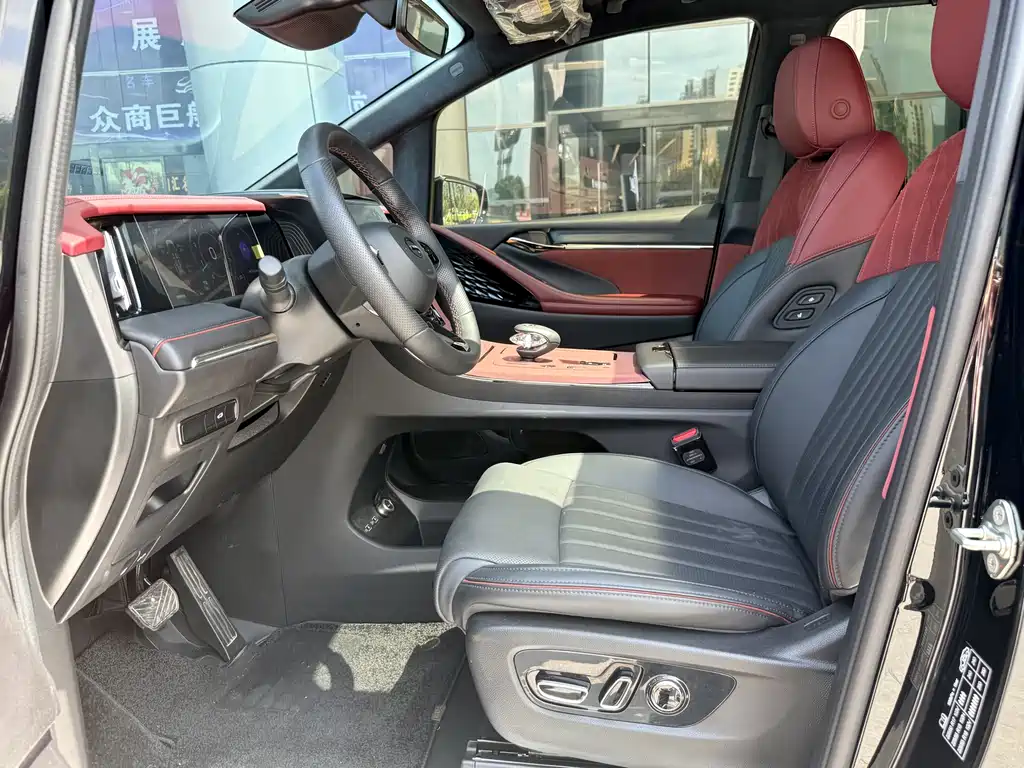 GAC Motor Trumpchi M8 2025 — фото 22