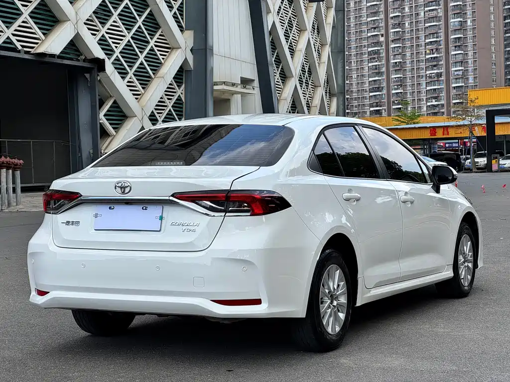 Toyota Corolla 2023 — фото 12