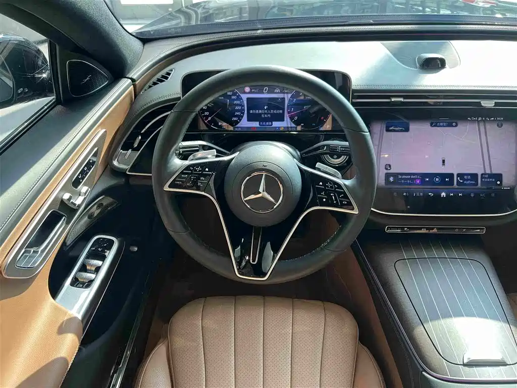 Mercedes-Benz E-Class 2025 — фото 32