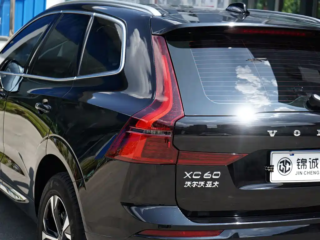 Volvo XC60 2025 — фото 19