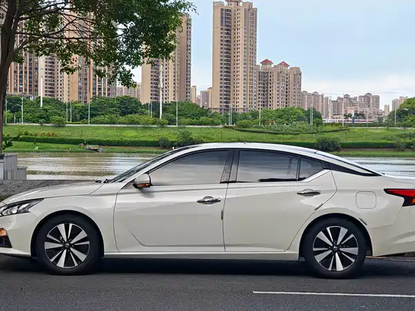 Nissan Teana 2022