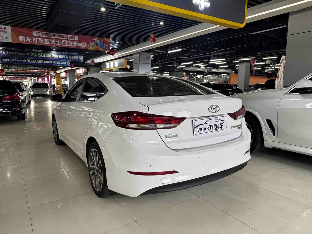 Hyundai Elantra 2016 — фото 4