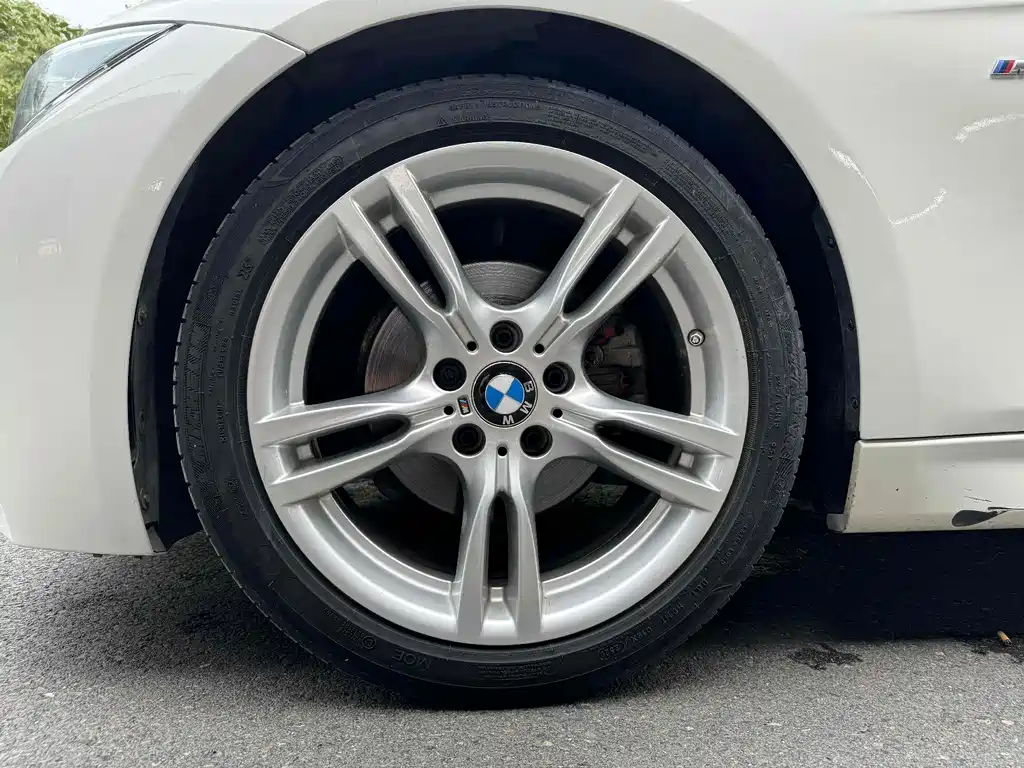 BMW 3 Series 2017 — фото 14
