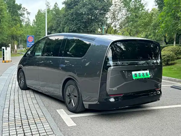 Li Auto MEGA 2024