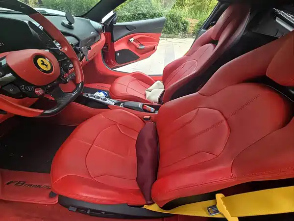 Ferrari F8 2022
