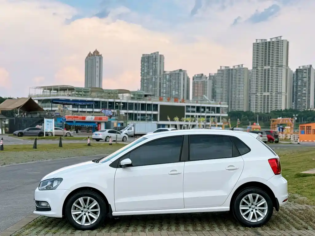 Volkswagen Polo 2015