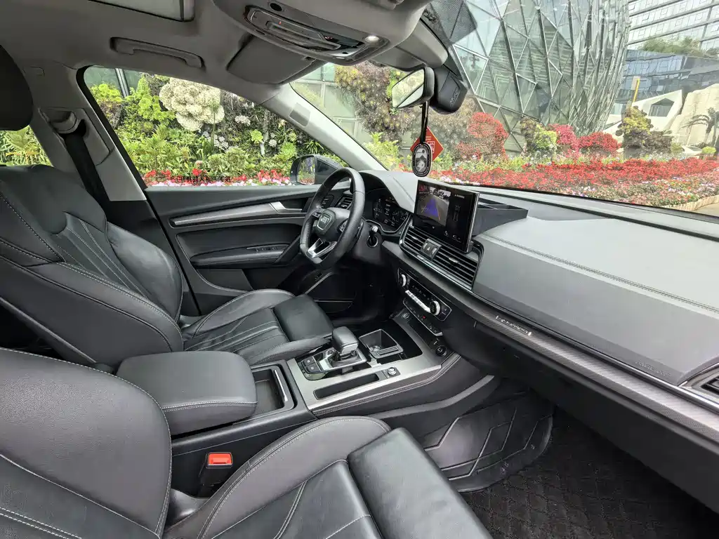 Audi Q5L 2022 — фото 12