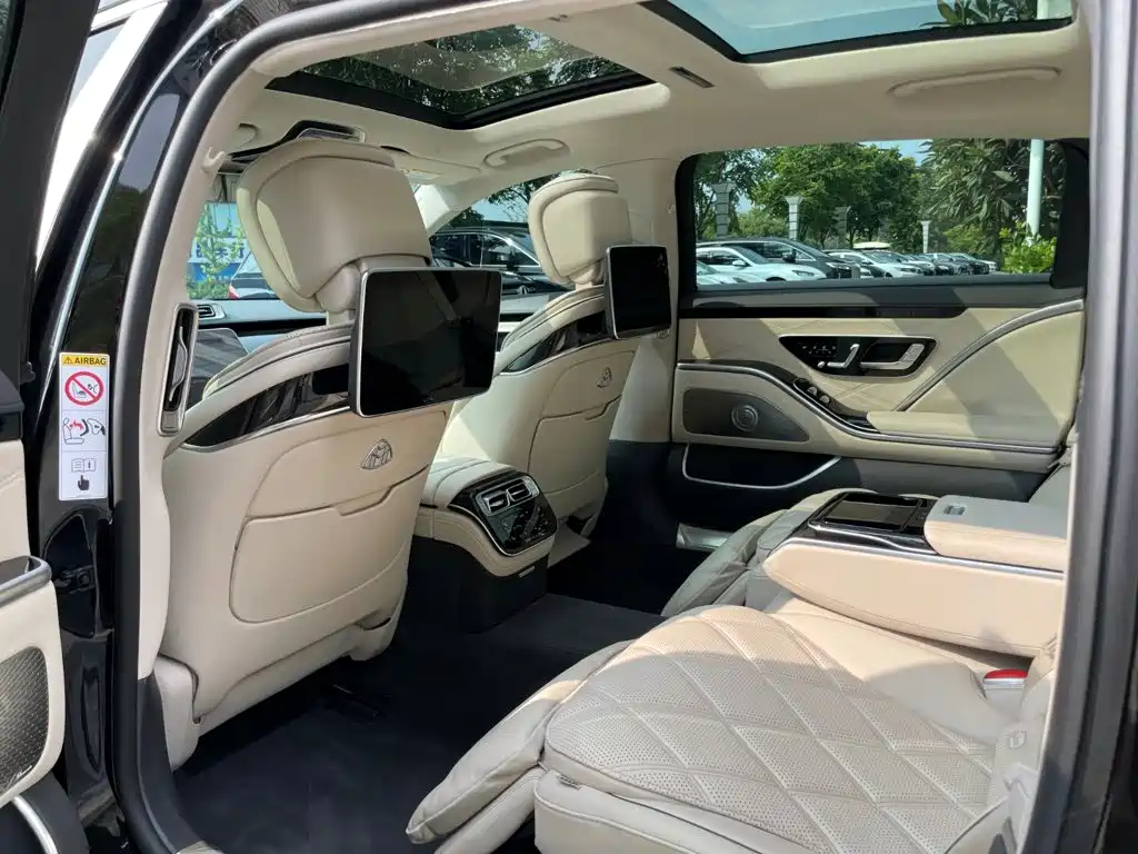 Mercedes-Benz Maybach S-Class 2022 — фото 13