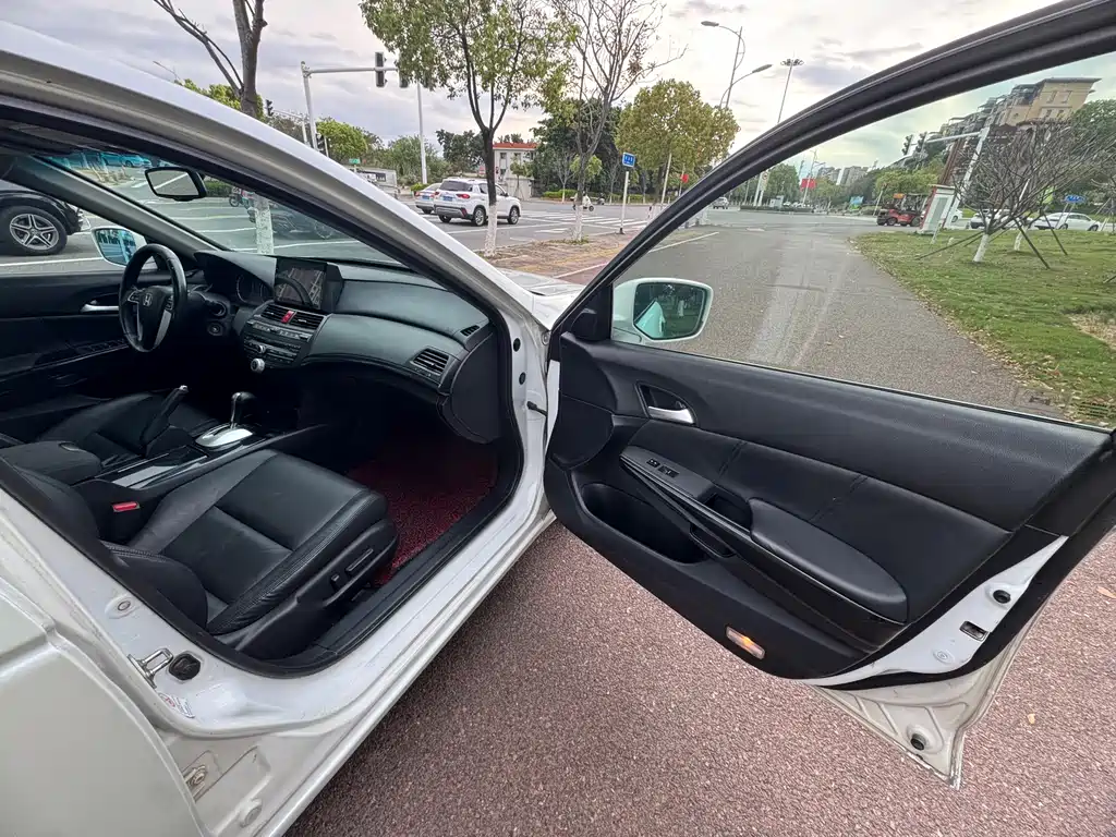 Honda Accord 2013 — фото 13