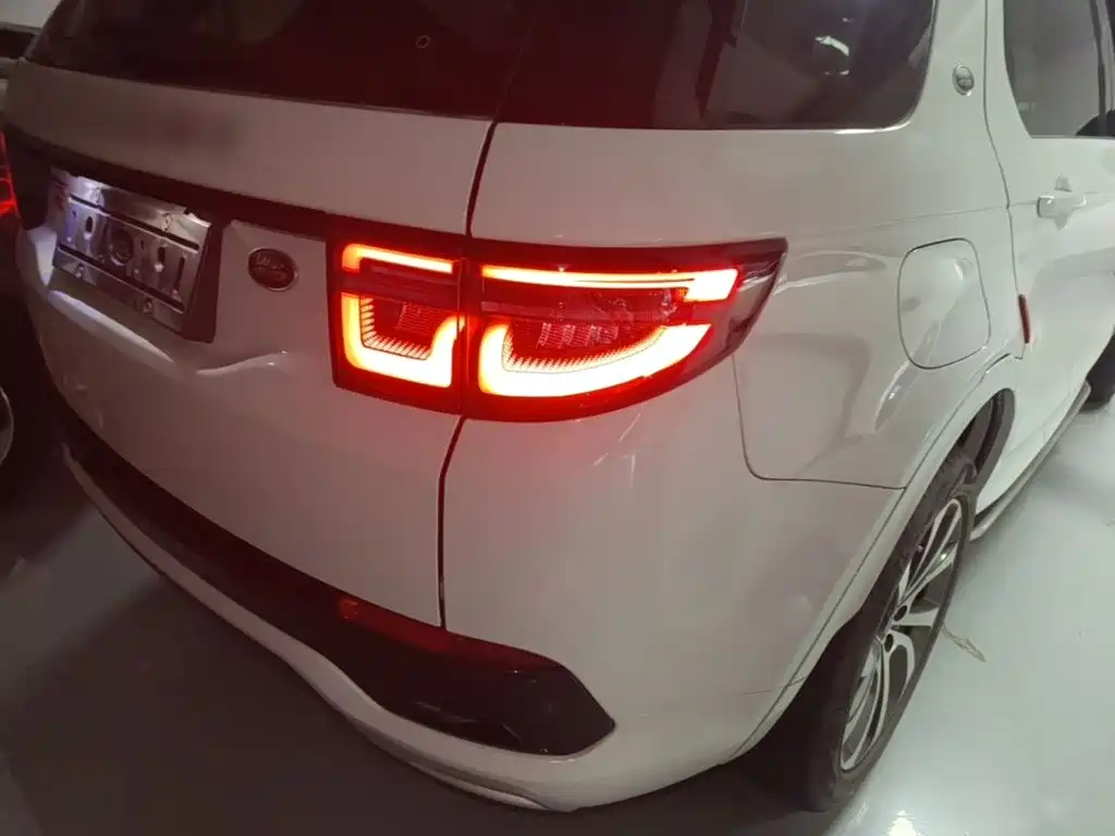 Land Rover Discovery Sport 2021 — фото 8