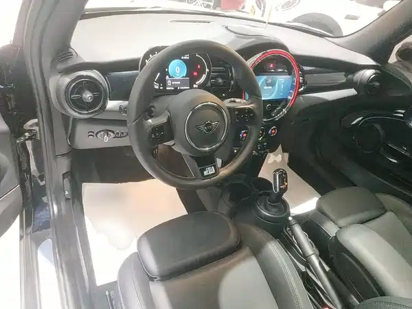 MINI 2024