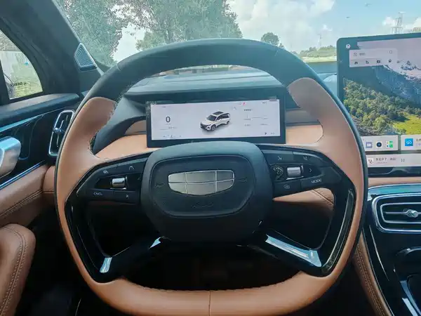Geely Boyue L 2025