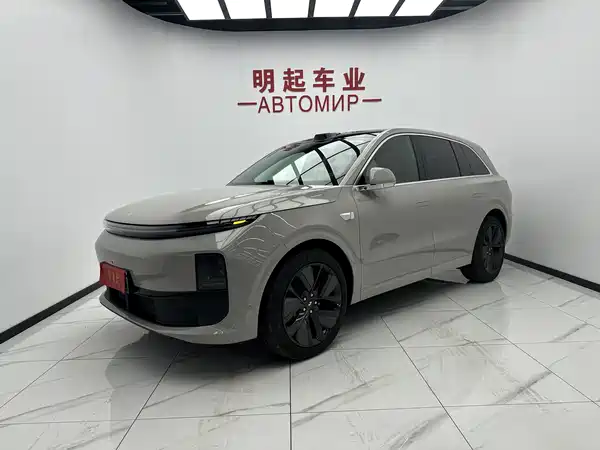 Li Auto L6 2025