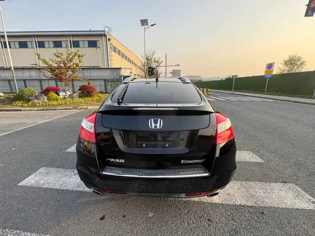 Honda Crosstour 2013 — фото 12