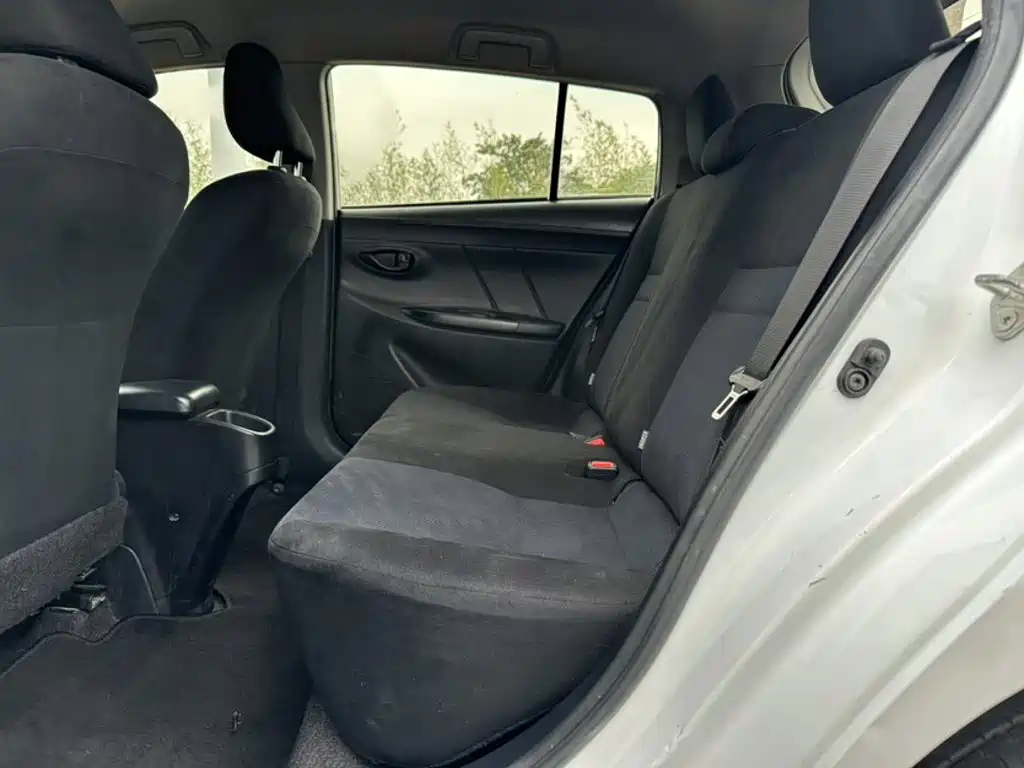 Toyota Yaris L 2018 — фото 22