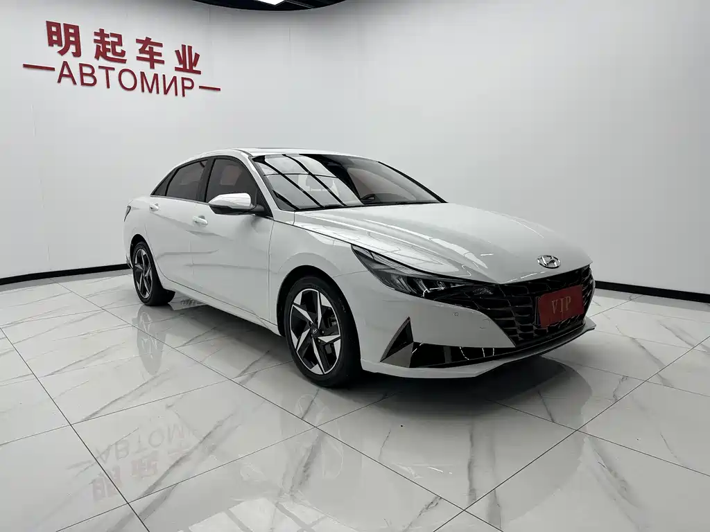 Hyundai Elantra 2023