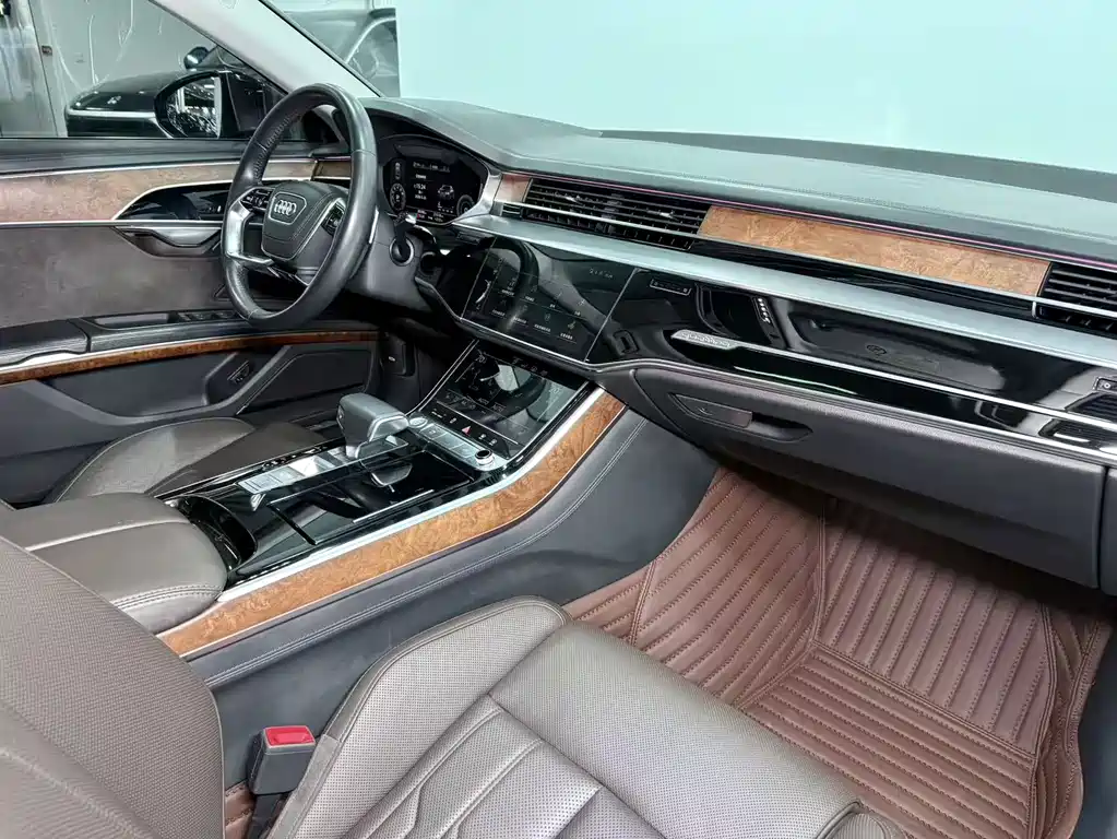 Audi A8 2020 — фото 11
