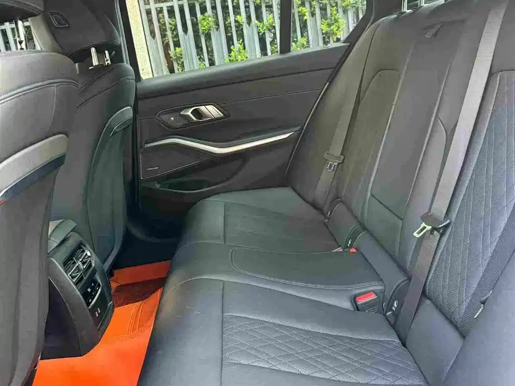 BMW 3 Series 2023 — фото 10