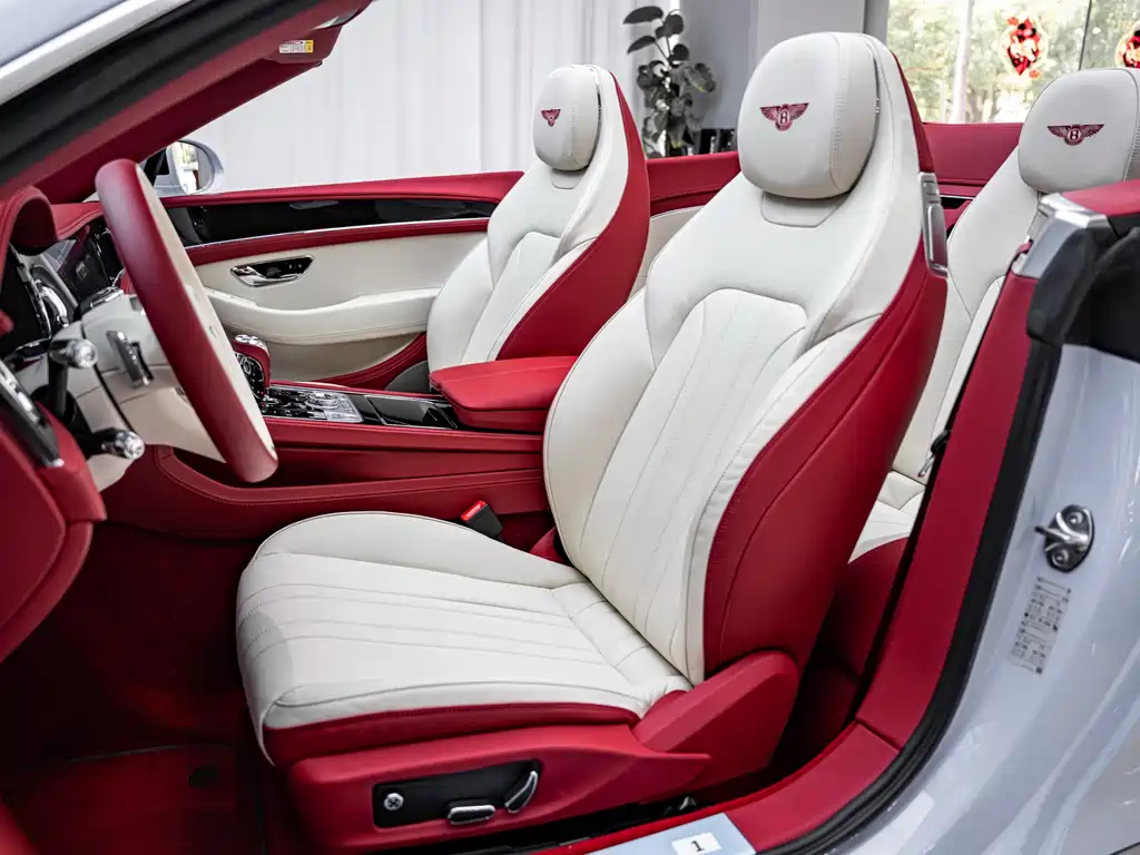 Bentley Continental 2022 — фото 15