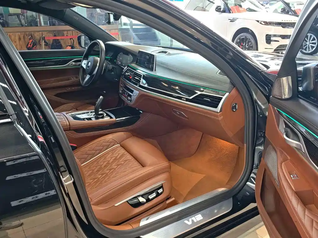 BMW 7 Series 2023 — фото 16