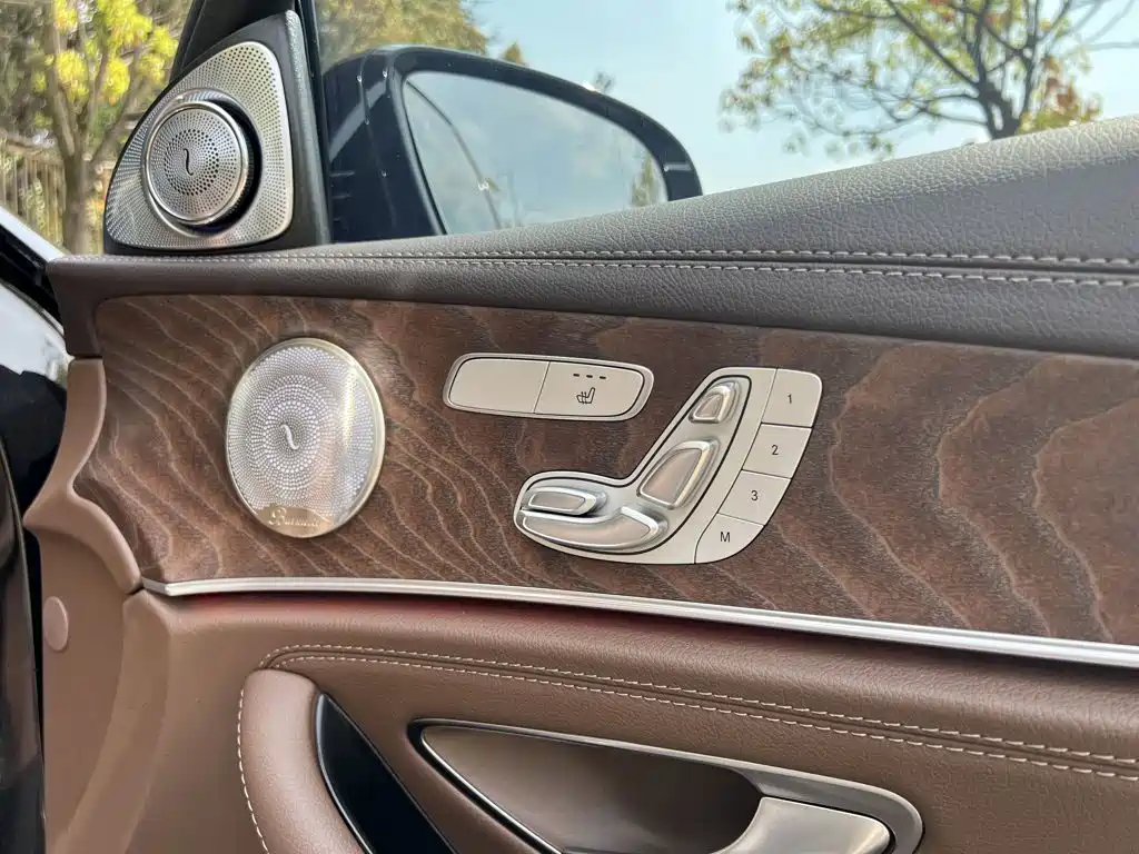 Mercedes-Benz E-Class 2023 — фото 19