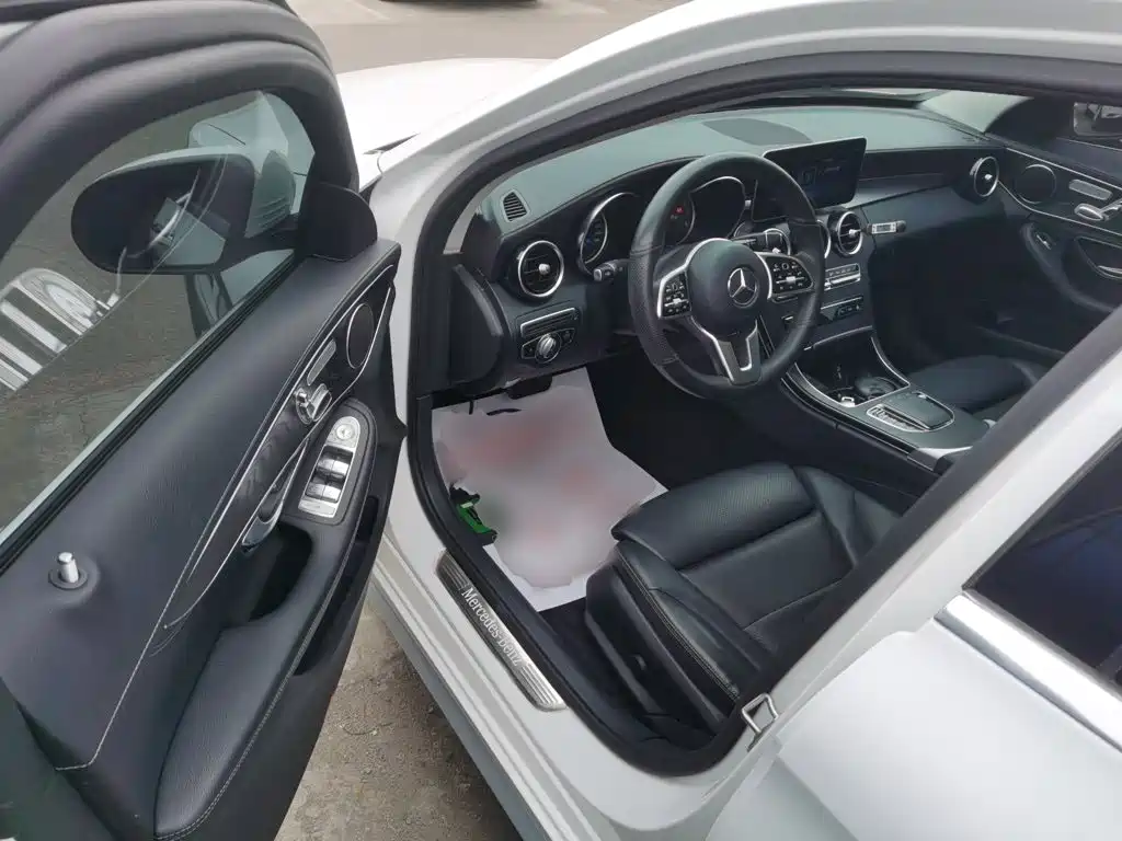 Mercedes-Benz C-Class 2018 — фото 16