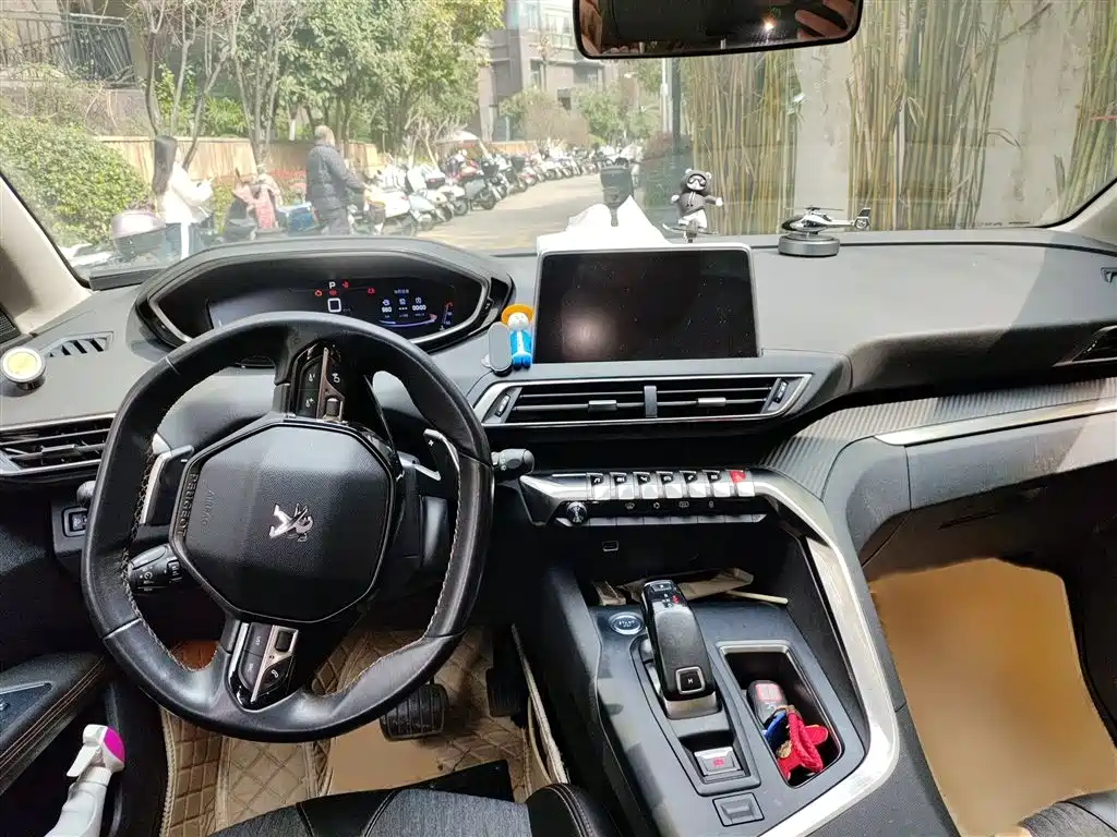 Peugeot 5008 2019 — фото 13