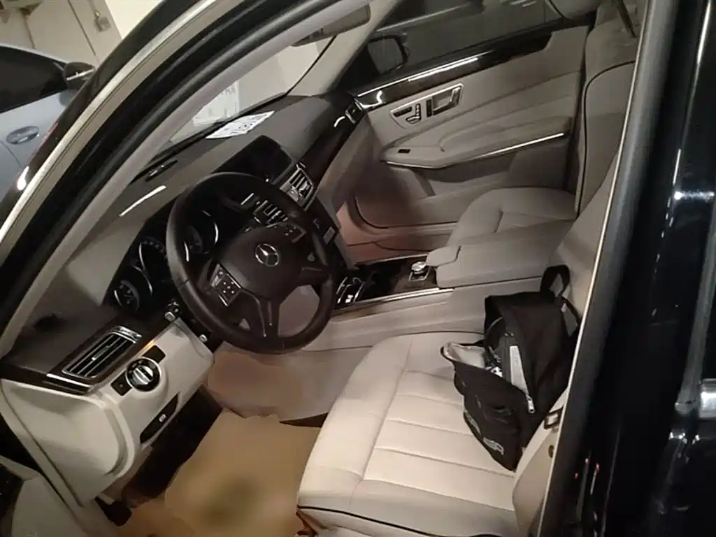 Mercedes-Benz E-Class 2015 — фото 22
