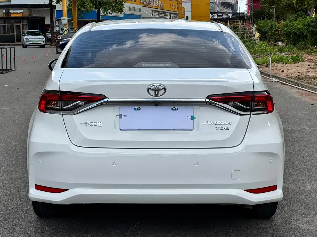 Toyota Corolla 2023 — фото 10