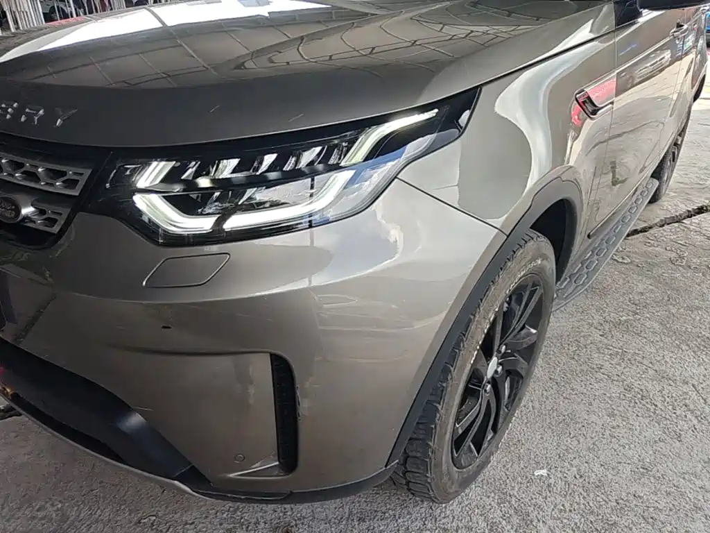 Land Rover Discovery 2019 — фото 24