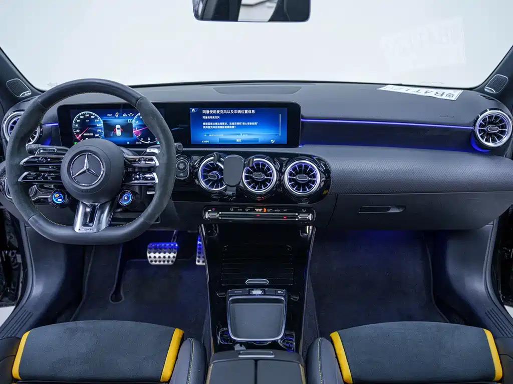 Mercedes-Benz A-Class AMG 2024 — фото 16