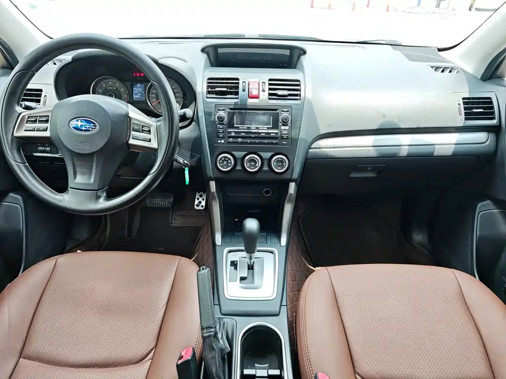 Subaru Forester 2015 — фото 17