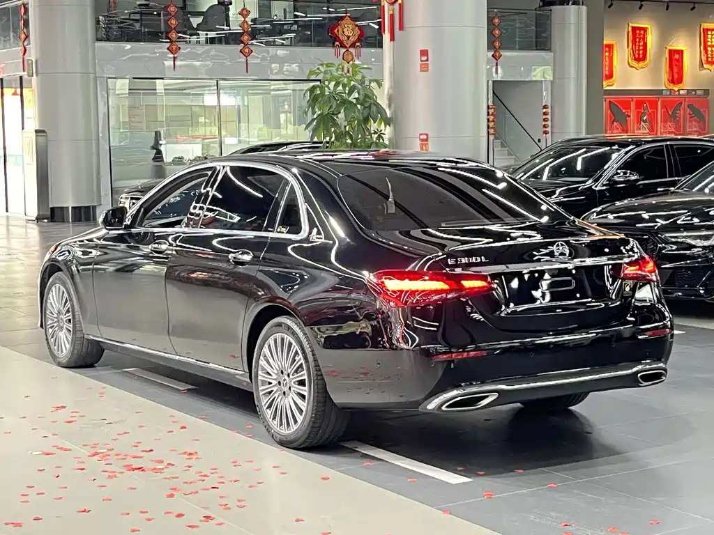 Mercedes-Benz E-Class 2021 — фото 7