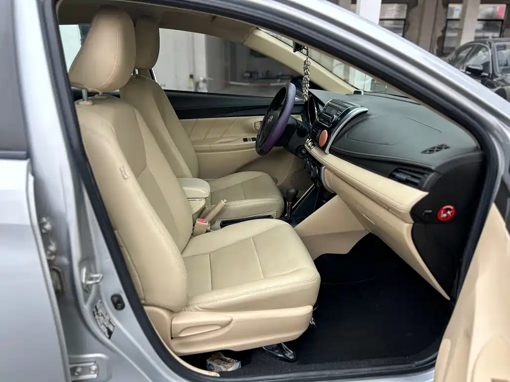 Toyota Vios 2015 — фото 30