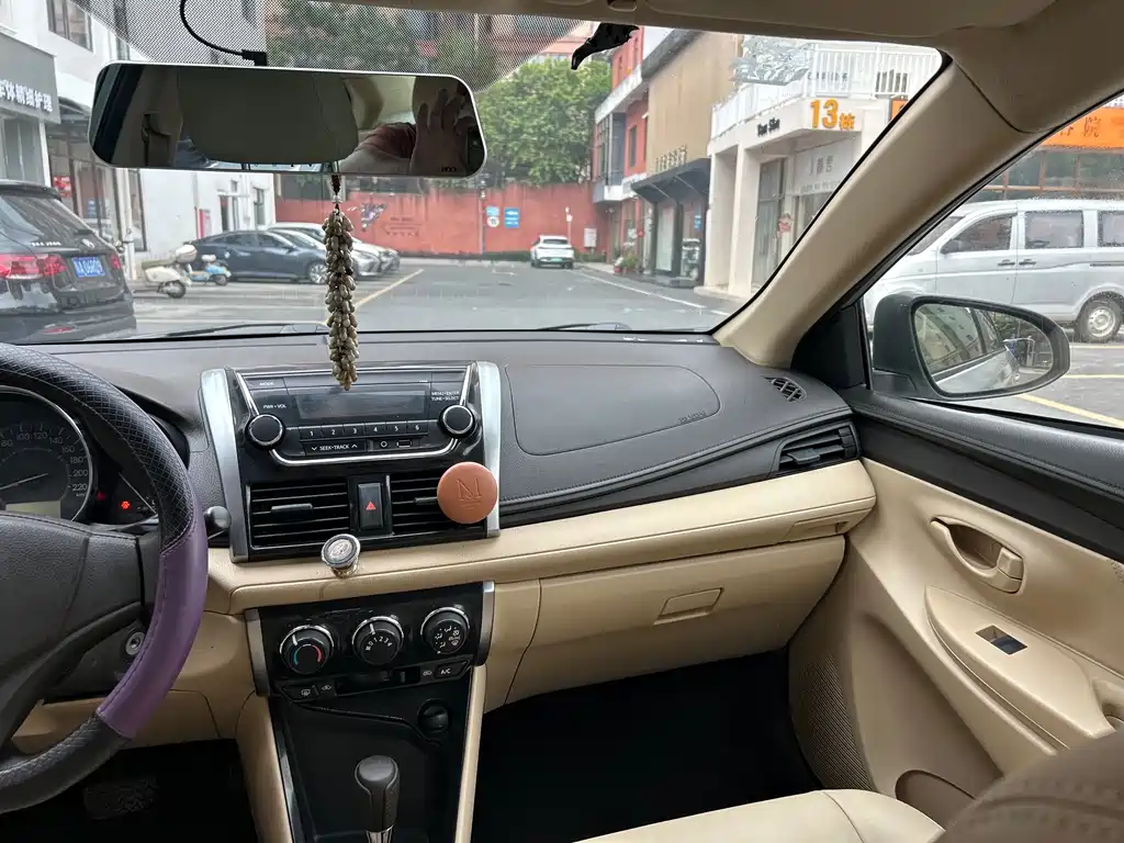 Toyota Vios 2015 — фото 19