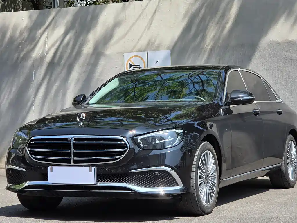 Mercedes-Benz E-Class 2023 — фото 1