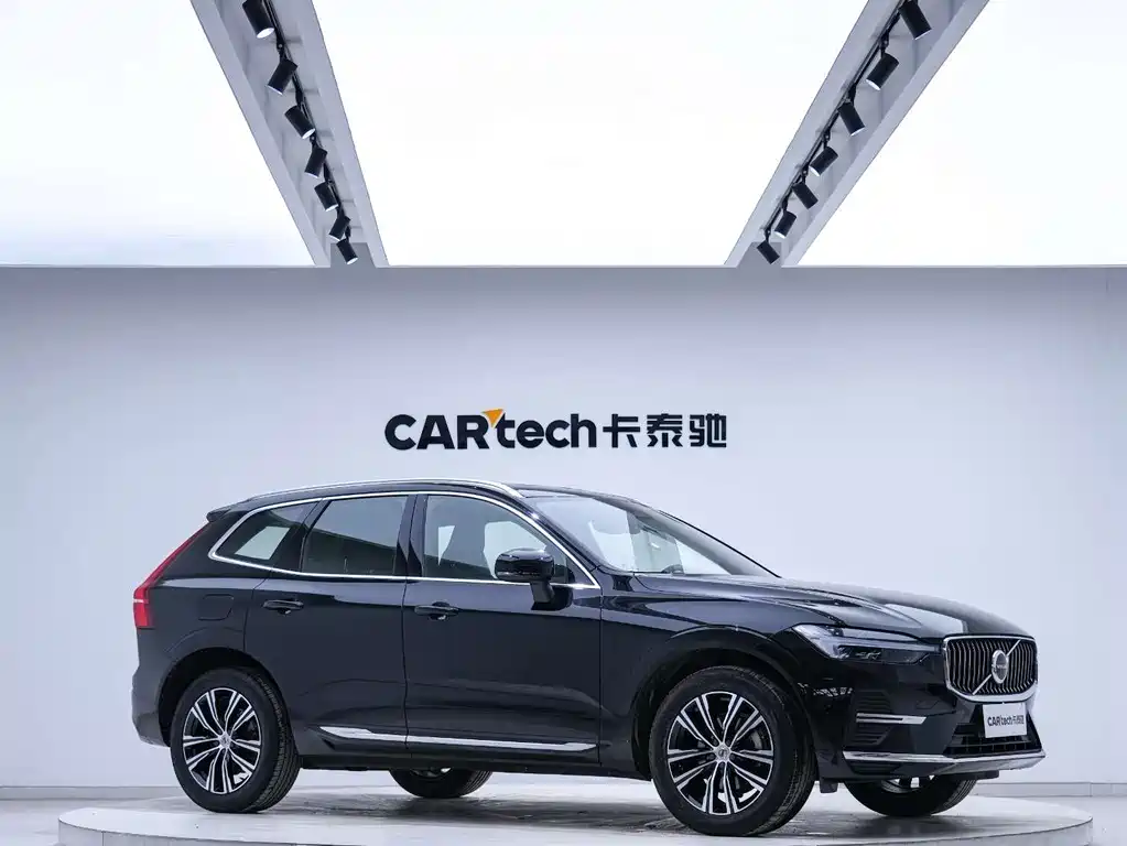 Volvo XC60 2021 — фото 6