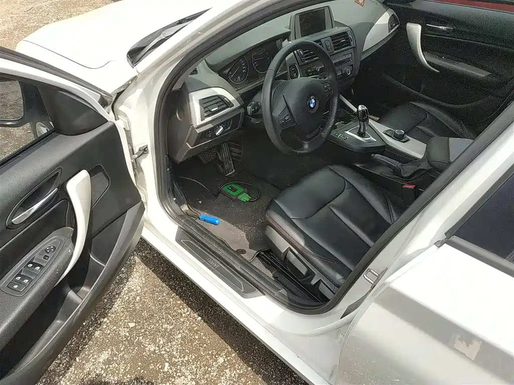 BMW 1 Series 2015 — фото 16