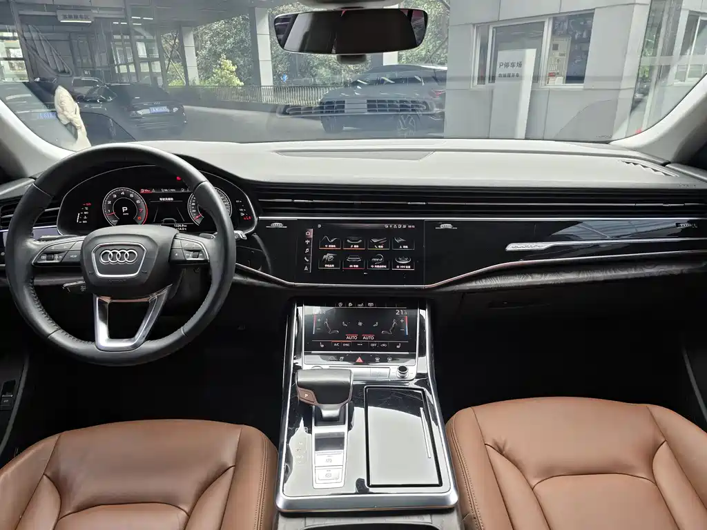 Audi Q8 2020 — фото 17