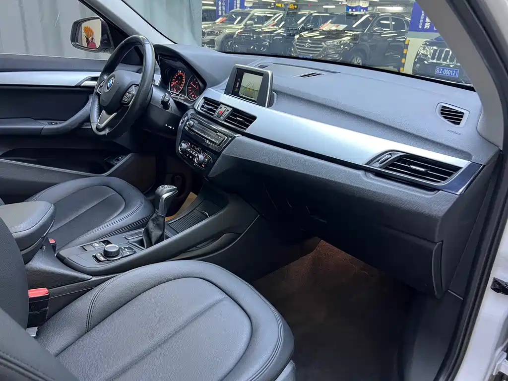 BMW X1 2018 — фото 12