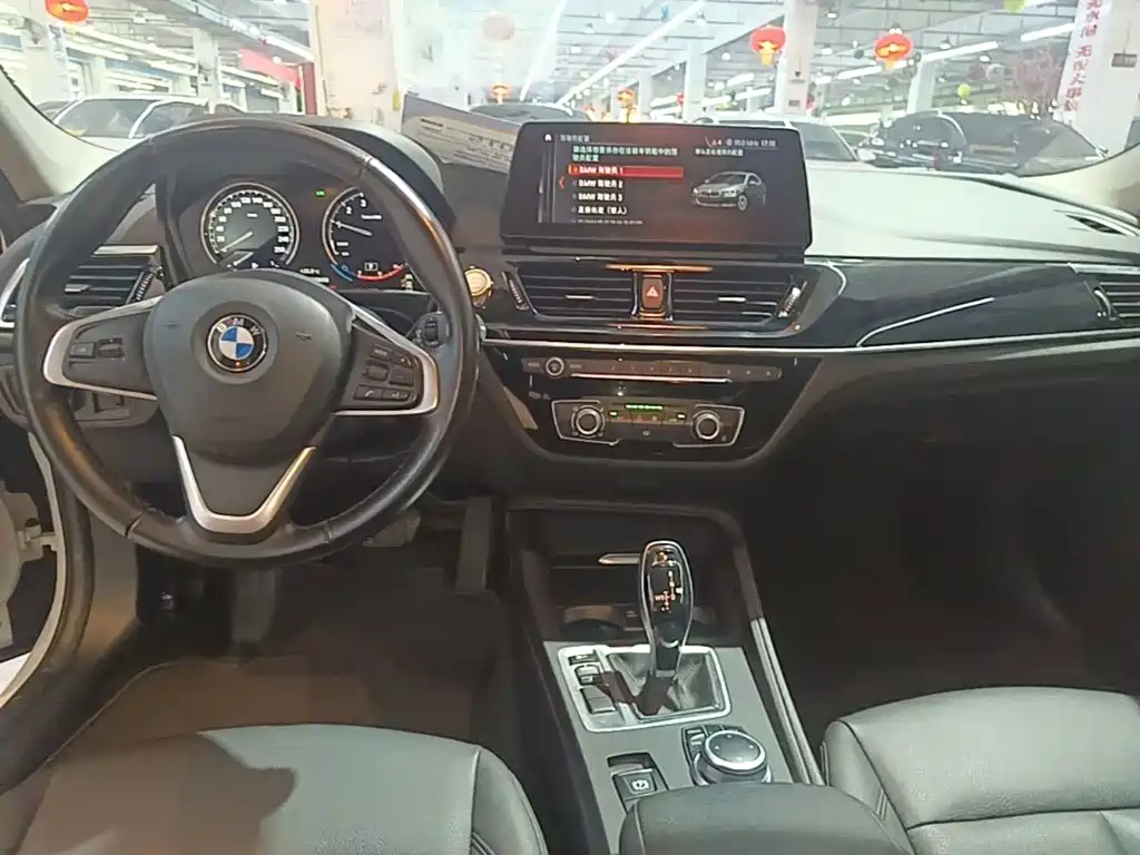 BMW 1 Series 2022 — фото 13