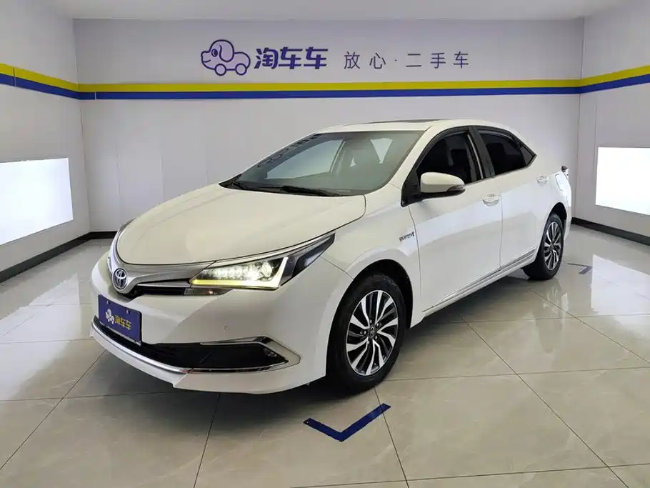 Toyota Corolla 2018 — фото 1